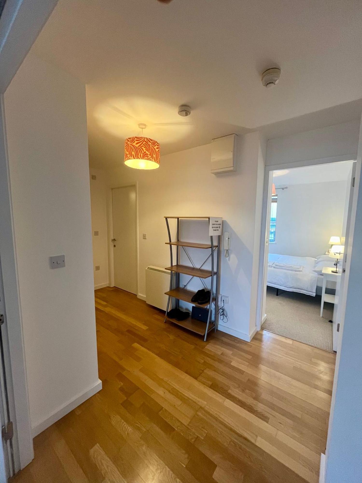The Room King Size Bed And Private Bathroom Dublin Exterior photo